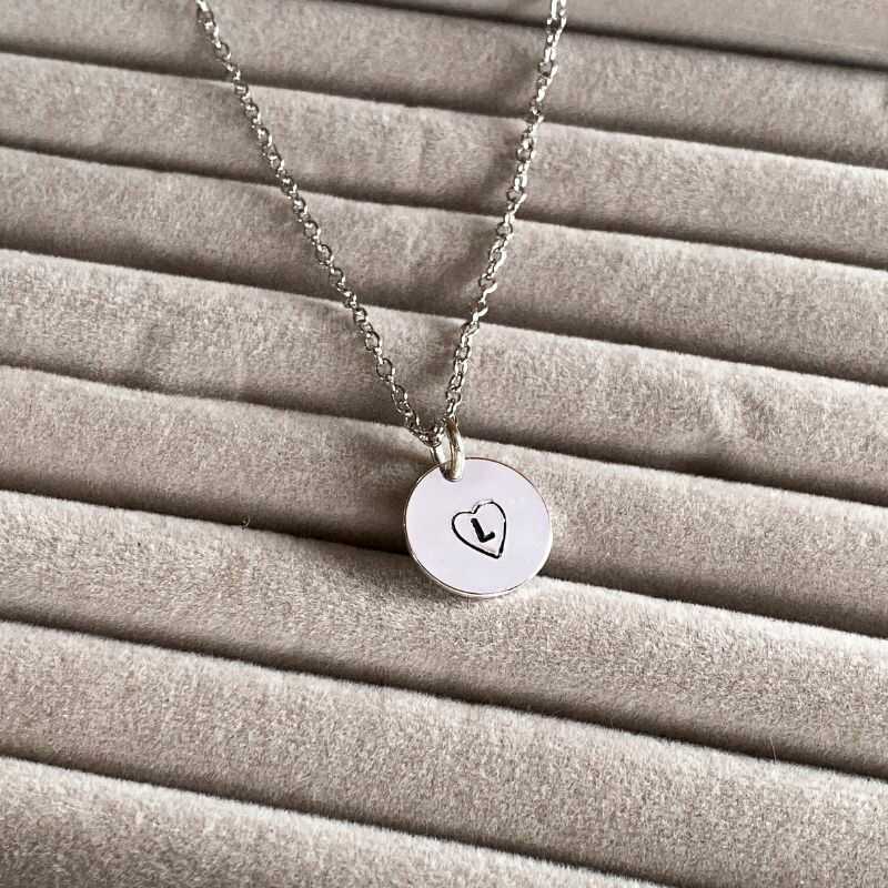 Cadena Grabada Corazón + Inicial