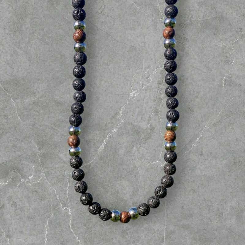 Collar de Roca Volcánica