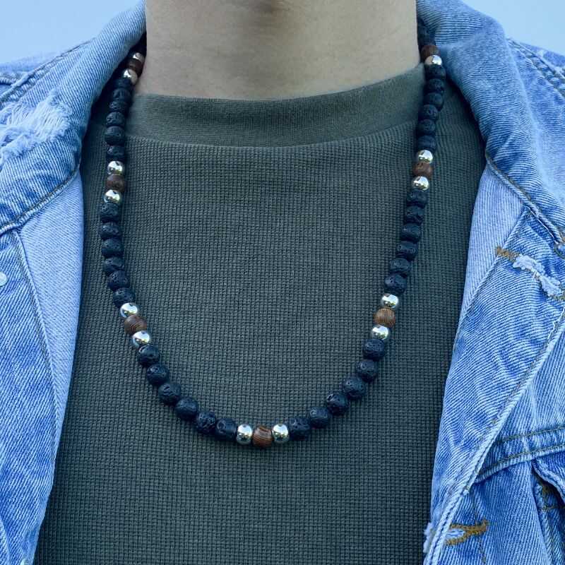 Collar de Roca Volcánica