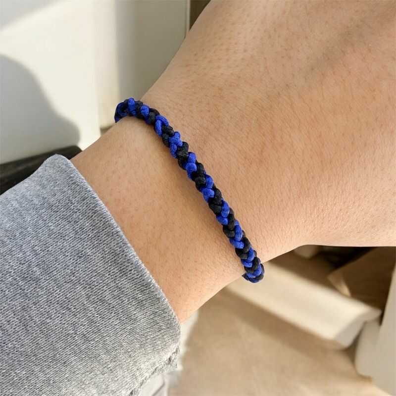 Pulsera Liverpool en Hilo Ajustable
