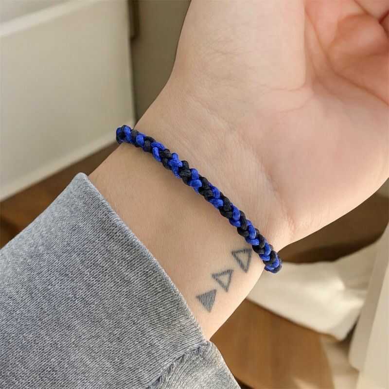 Pulsera Liverpool en Hilo Ajustable