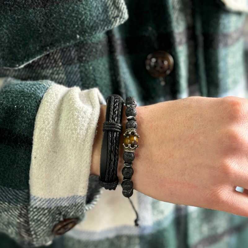 Pulsera Roca Volcánica con Coronas