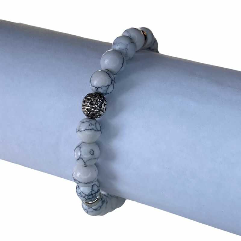 Pulsera Reconstituida Howlita con dijes