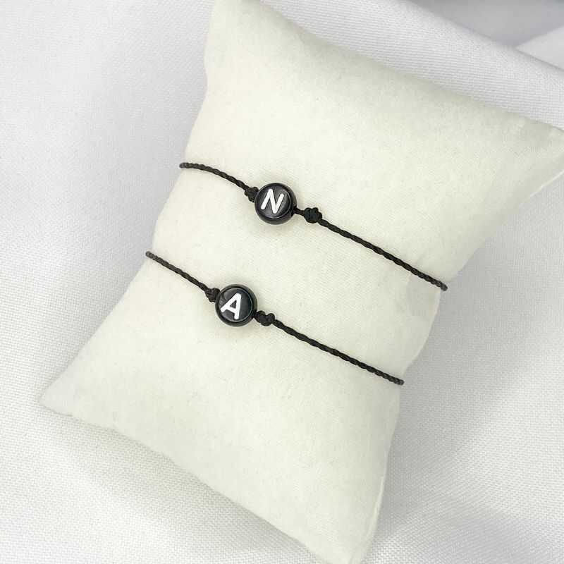 Pulseras Hilo Negro con Iniciales