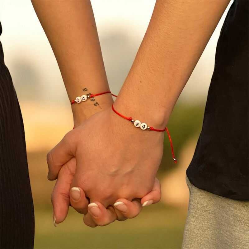 Pulseras Fecha en Hilo Rojo