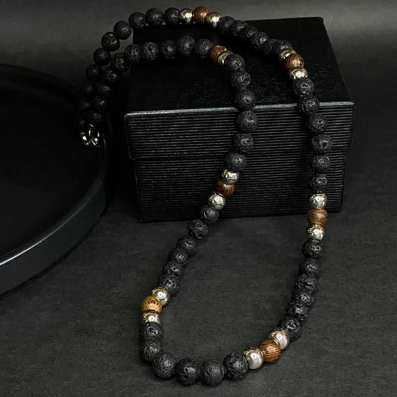 Collar de Roca Volcánica