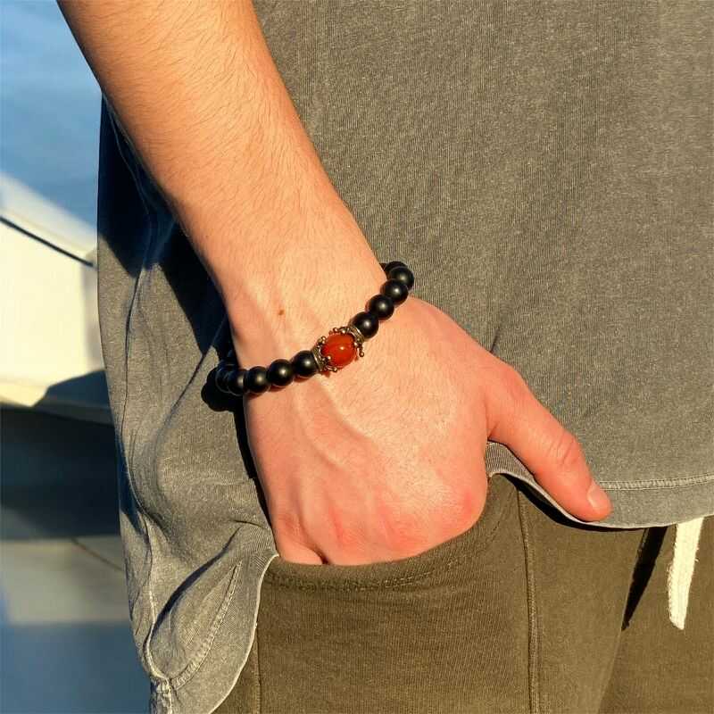 Pulsera Ónix Mate con Coronas
