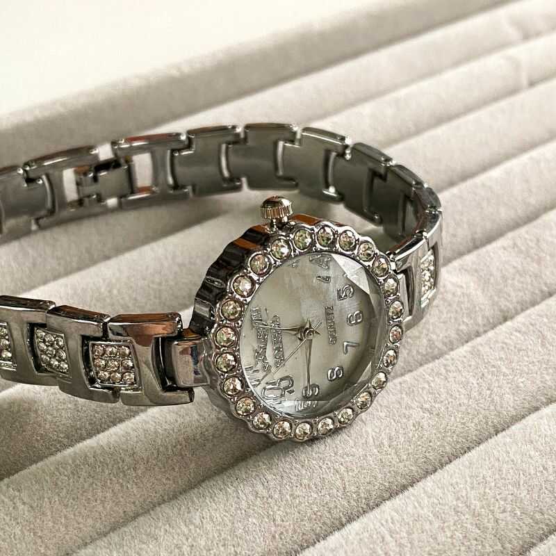 Reloj Plateado Brillos