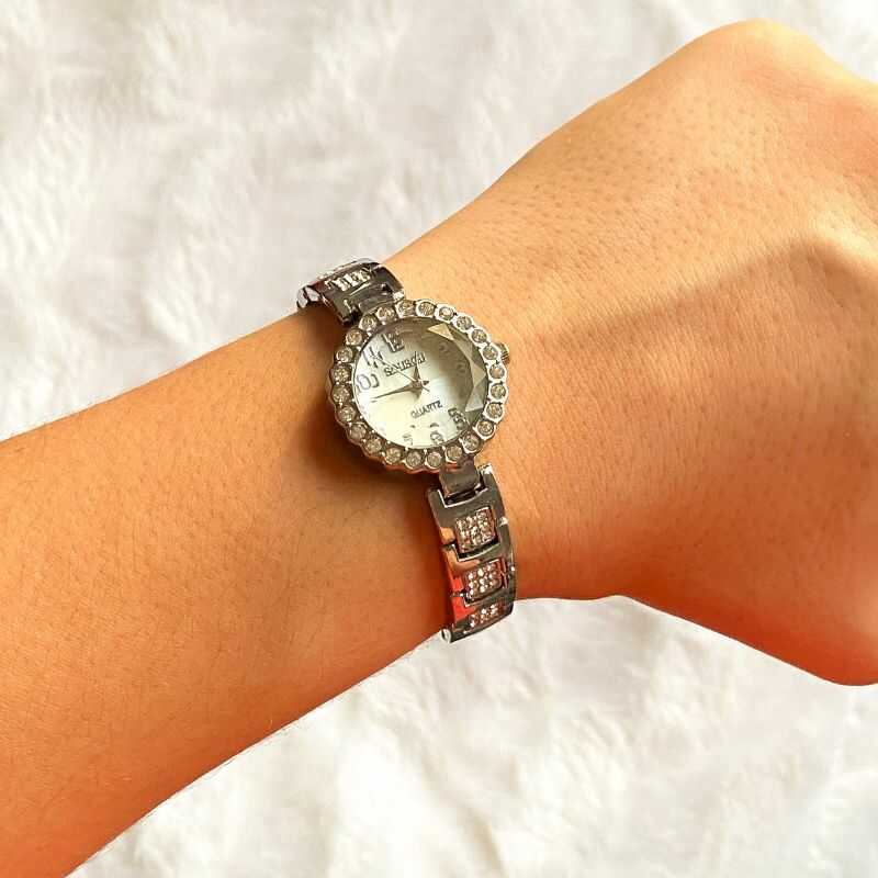Reloj Plateado Brillos