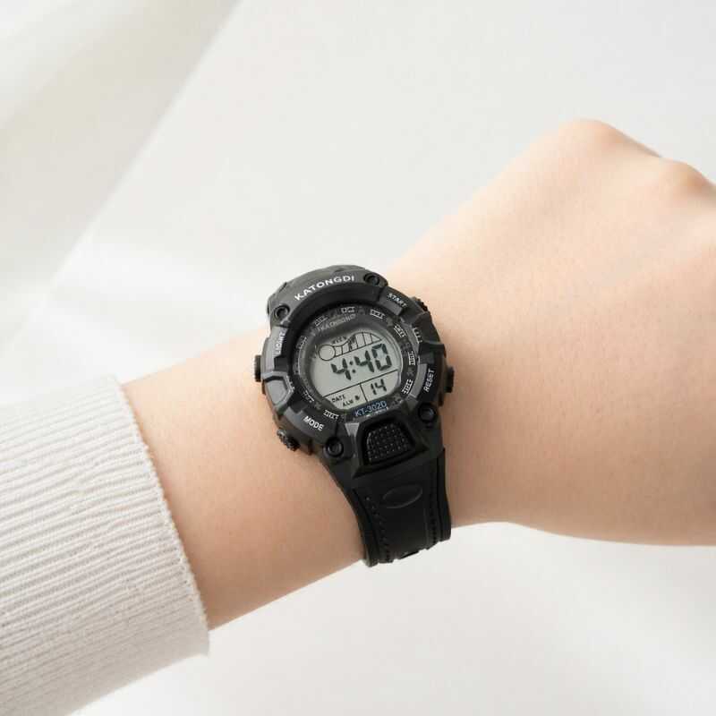 Reloj deportivo negro