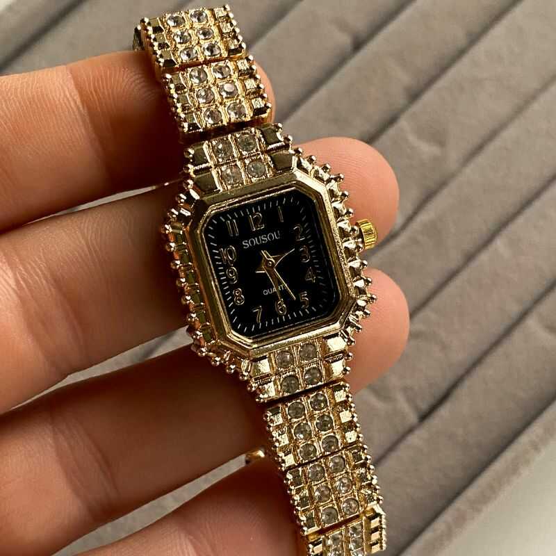 Reloj Rectangular Retro Dorado