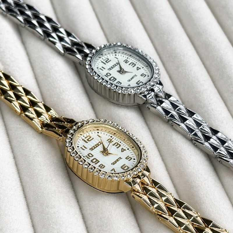 Reloj Plateado Brillos Ovalado