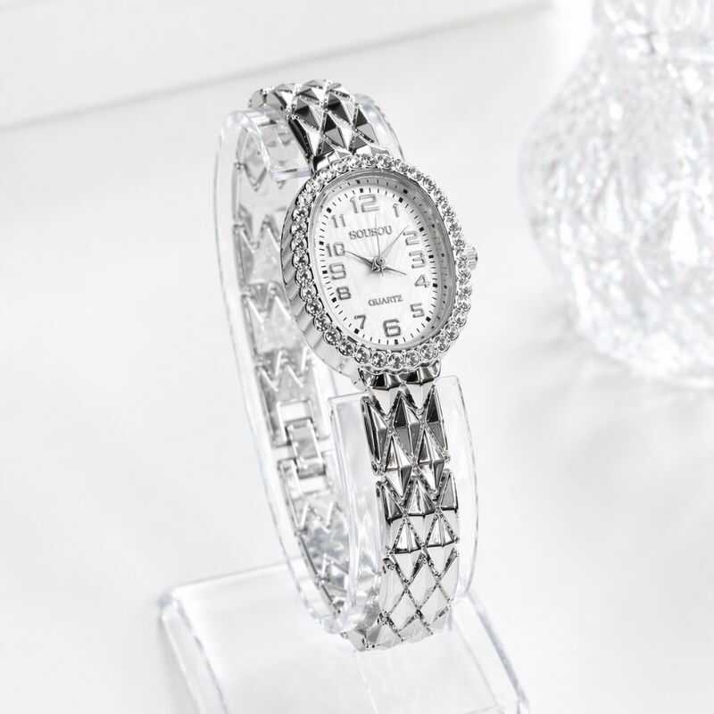 Reloj Plateado Brillos Ovalado